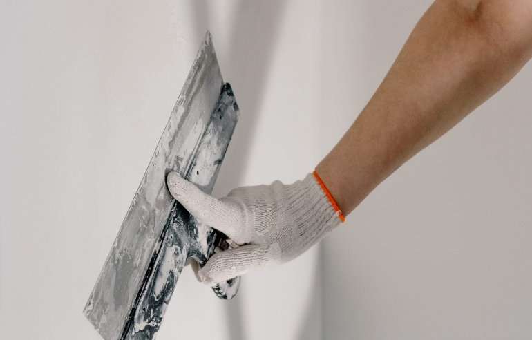 How to plaster a wall